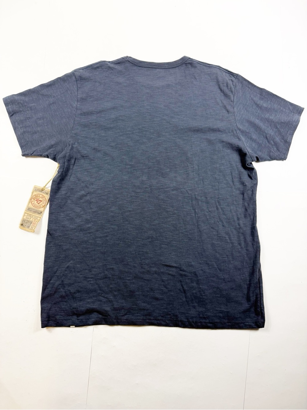 47 Toronto Maple Leafs Navy Graphic Tee XL - Picture 2 of 3